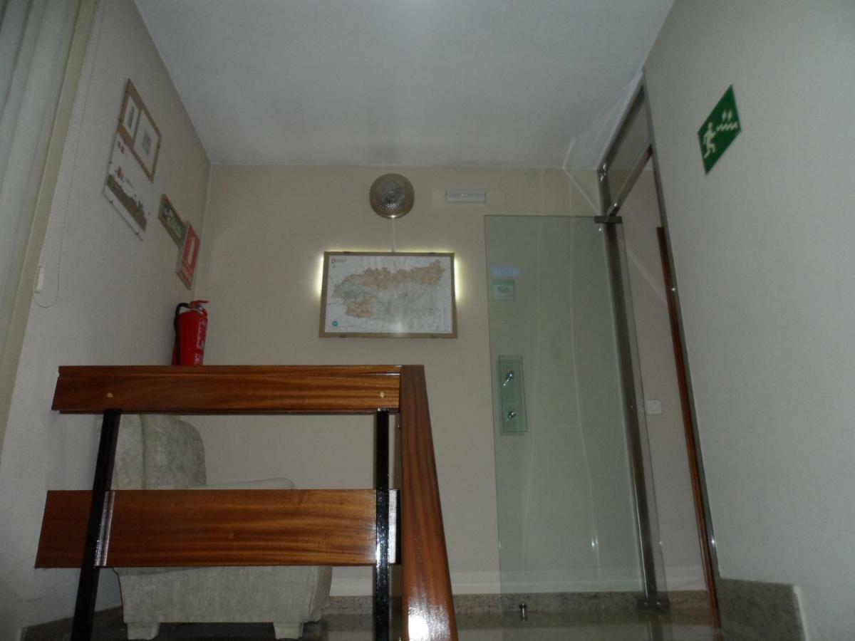 Hostal Coruna Astorga Buitenkant foto